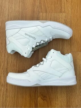 Reebok Men's White Low-Top Sneakers with Subtle Gray Logo